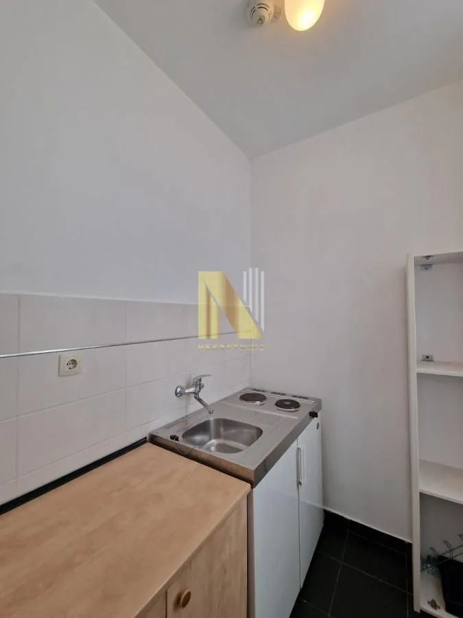 Rent, office space, 550m², Adamovićevo Naselje, Novi Sad Sve Podlokacije