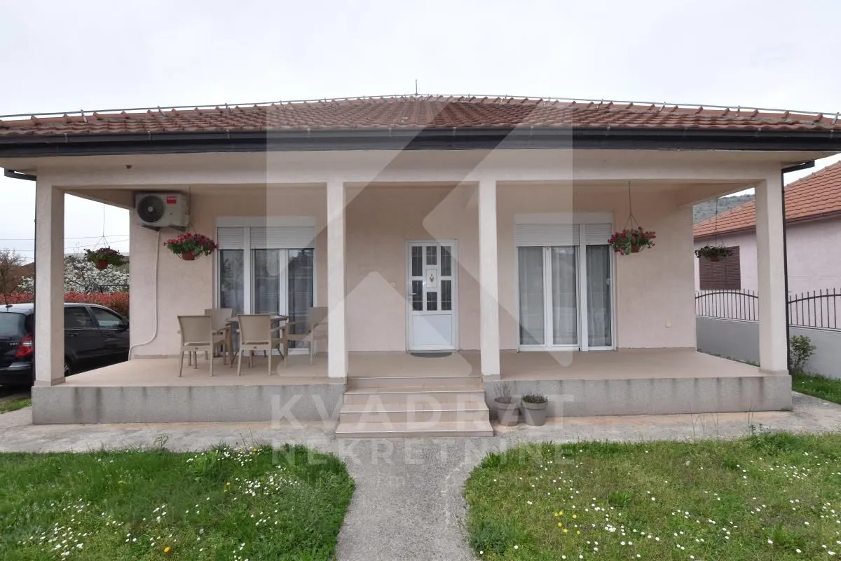 Izdavanje, kuća, 120m², Tološi, Podgorica