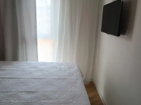 Izdavanje, jednosoban stan, 40m², Centar, Budva - image 9