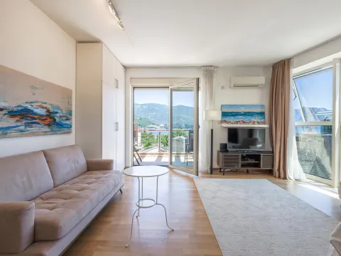 Sale, two bedroom apartment, 75m², Budva, Crna Gora - image 2