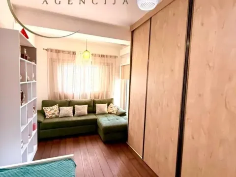 Rent, two bedroom apartment, 70m², Preko Morače, Podgorica - image 9