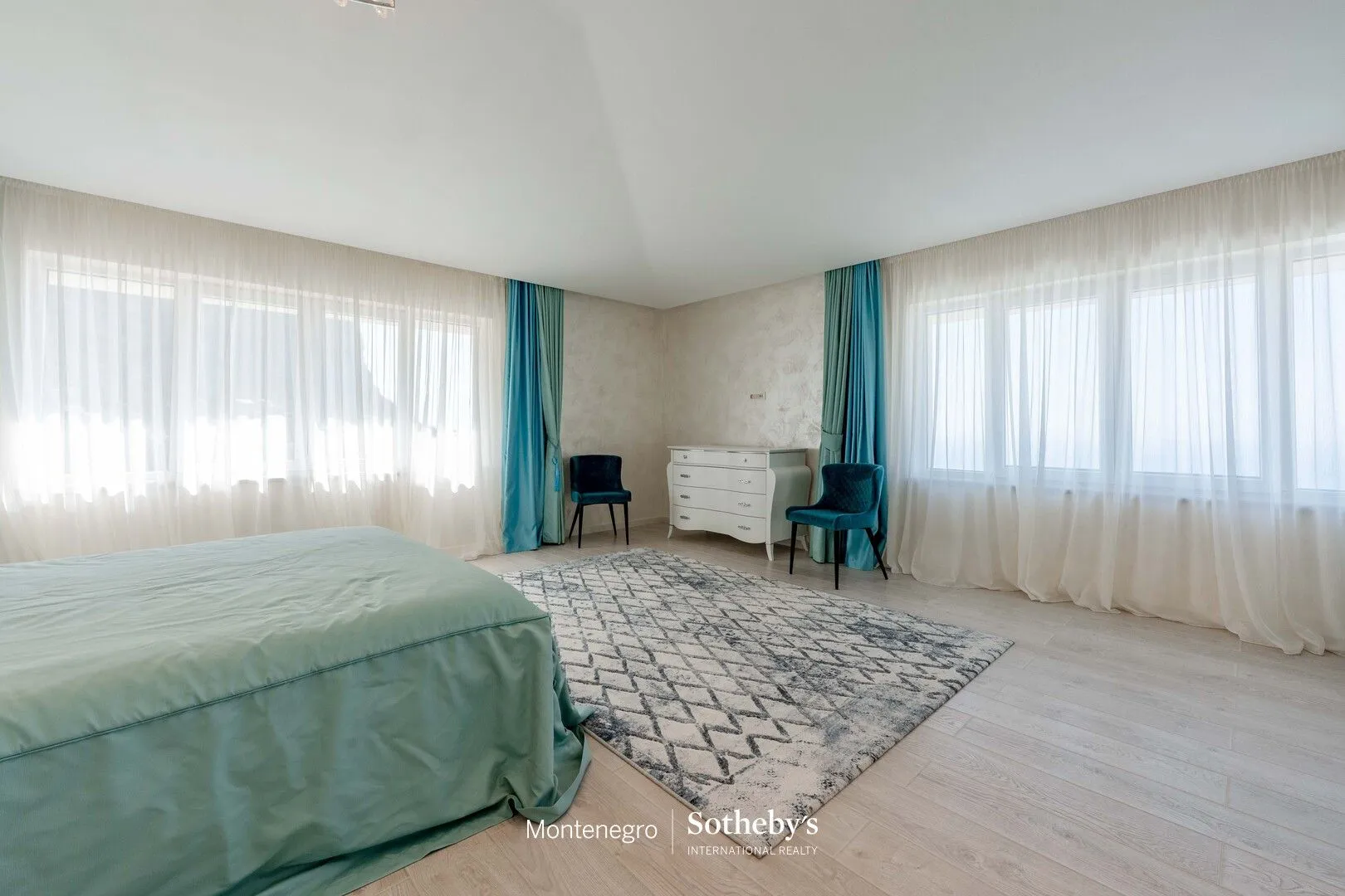 Sale, house, 410m², Blizikuće, Budva