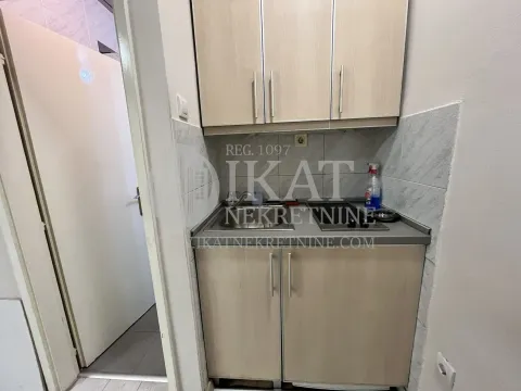 Izdavanje, poslovni prostor, 70m², Zemun Gornji Grad, Zemun Sve Podlokacije - image 4