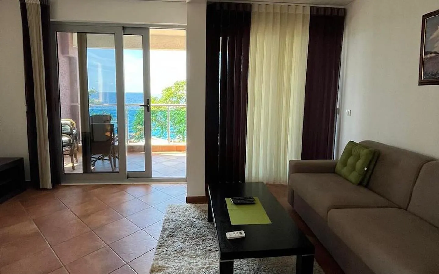 Izdavanje, jednosoban stan, 70m², Dobra Voda, Budva