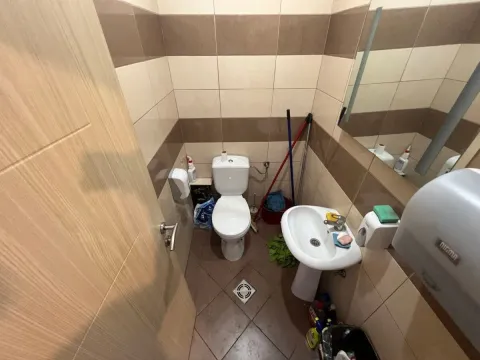 Izdavanje, poslovni prostor, 60m², Preko Morače, Podgorica - image 5