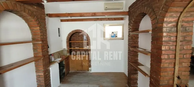 Izdavanje, poslovni prostor, 14m², Zemun Centar, Zemun Sve Podlokacije