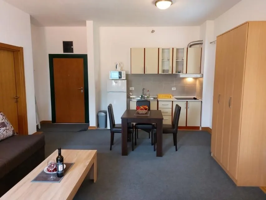 Prodaja, kuća, 900m², Brajići, Budva