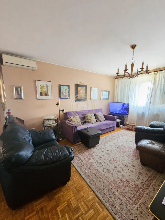 Prodaja, trosoban stan, 63m², Centar, Kragujevac