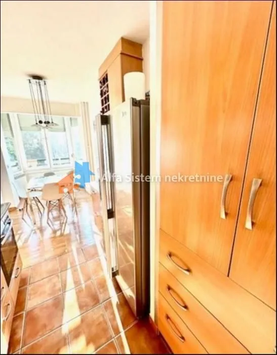 Izdavanje, trosoban stan, 80m², Stari Grad, Beograd