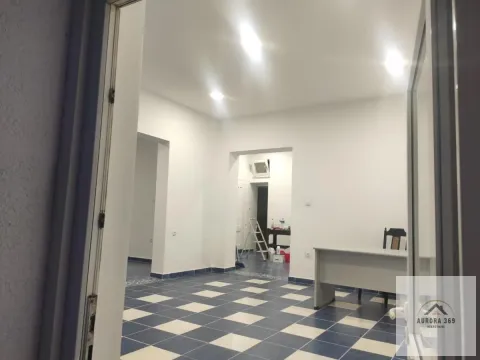 Izdavanje, poslovni prostor, 70m², Ruma, Srbija - image 2