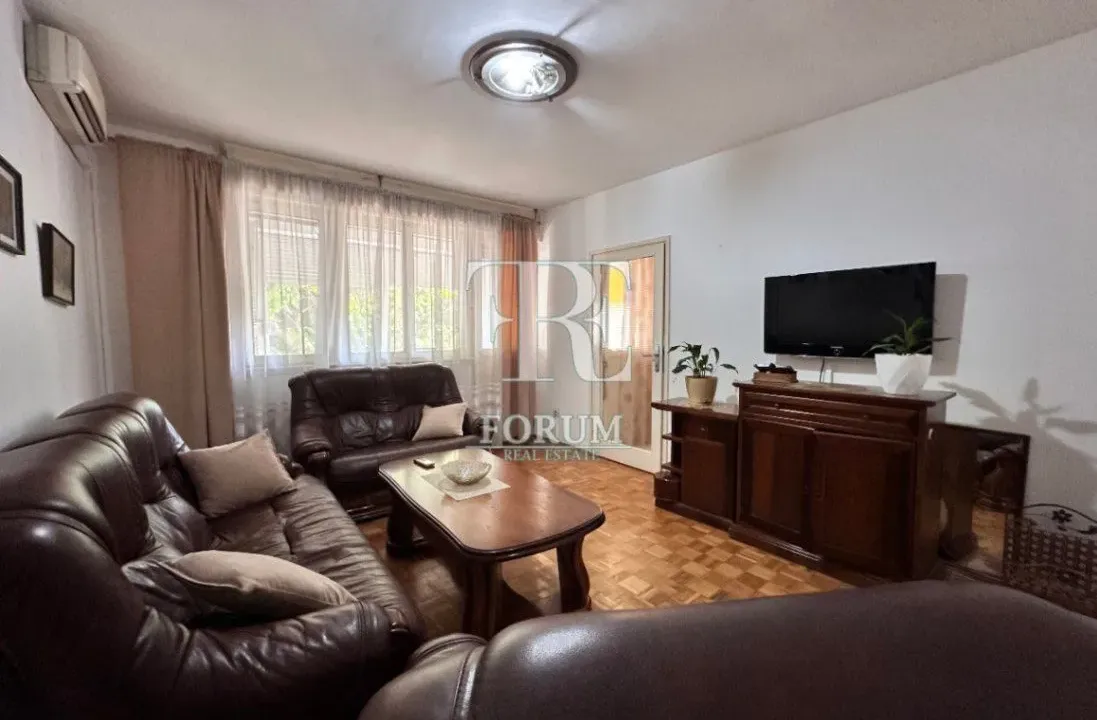 Izdavanje, trosoban stan, 80m², Pobrežje, Podgorica