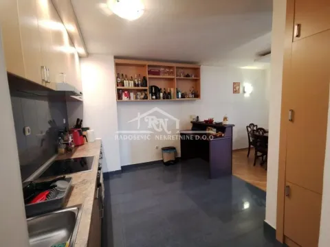 Sale, four bedroom apartment, 158m², Čukarica, Beograd - image 10