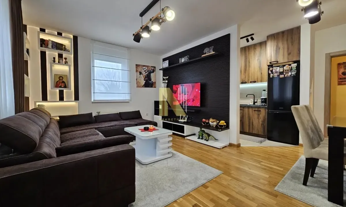 Prodaja, trosoban stan, 56m², Bulevar patrijarha Pavla, Novi Sad Sve Podlokacije