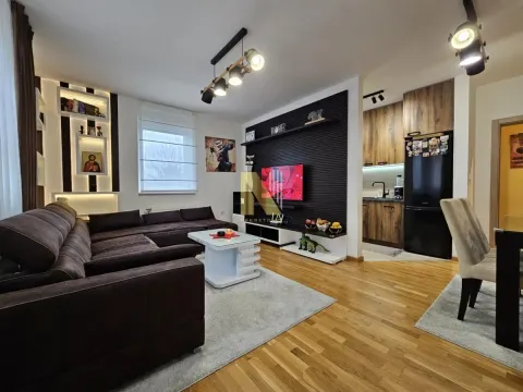Sale, three bedroom apartment, 56m², Bulevar patrijarha Pavla, Novi Sad Sve Podlokacije - image 1