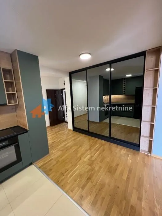 Izdavanje, četvorosoban stan, 100m², Sarajevska, Beograd