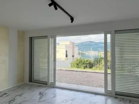 Prodaja, dvosoban stan, 85m², Đuraševići, Tivat - image 2