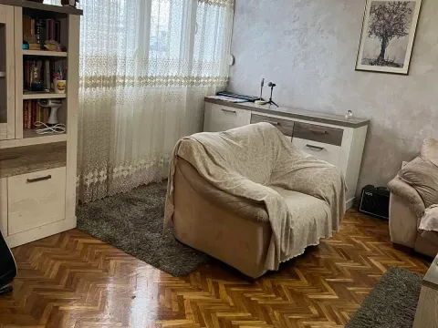 Rent, three bedroom apartment, 100m², Pejton, Podgorica - image 7