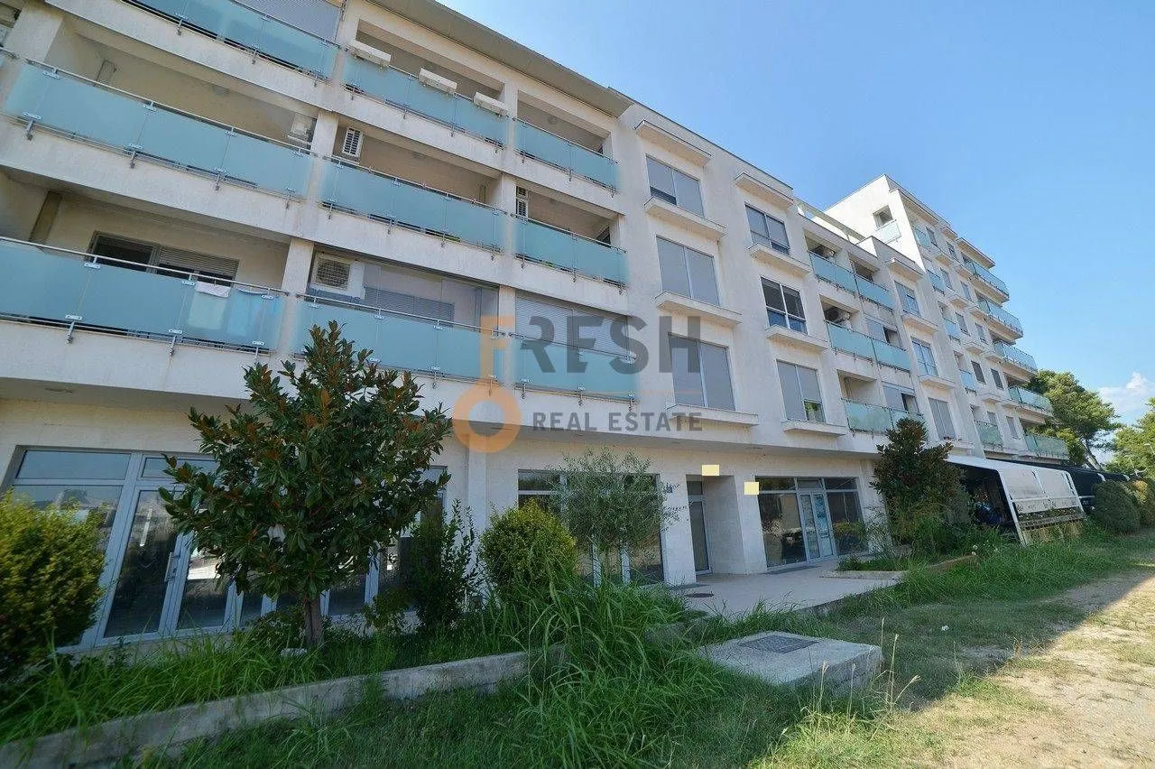 Rent, office space, 200m², Tološi, Podgorica