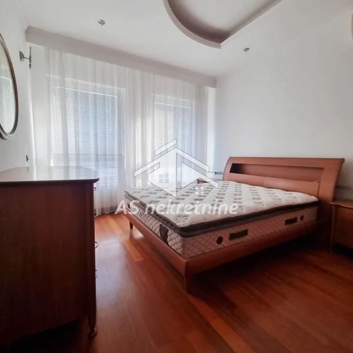 Rent, three bedroom apartment, 120m², Stari Grad, Beograd