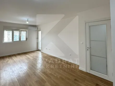 Izdavanje, jednosoban stan, 49m², Central Point, Podgorica - image 5
