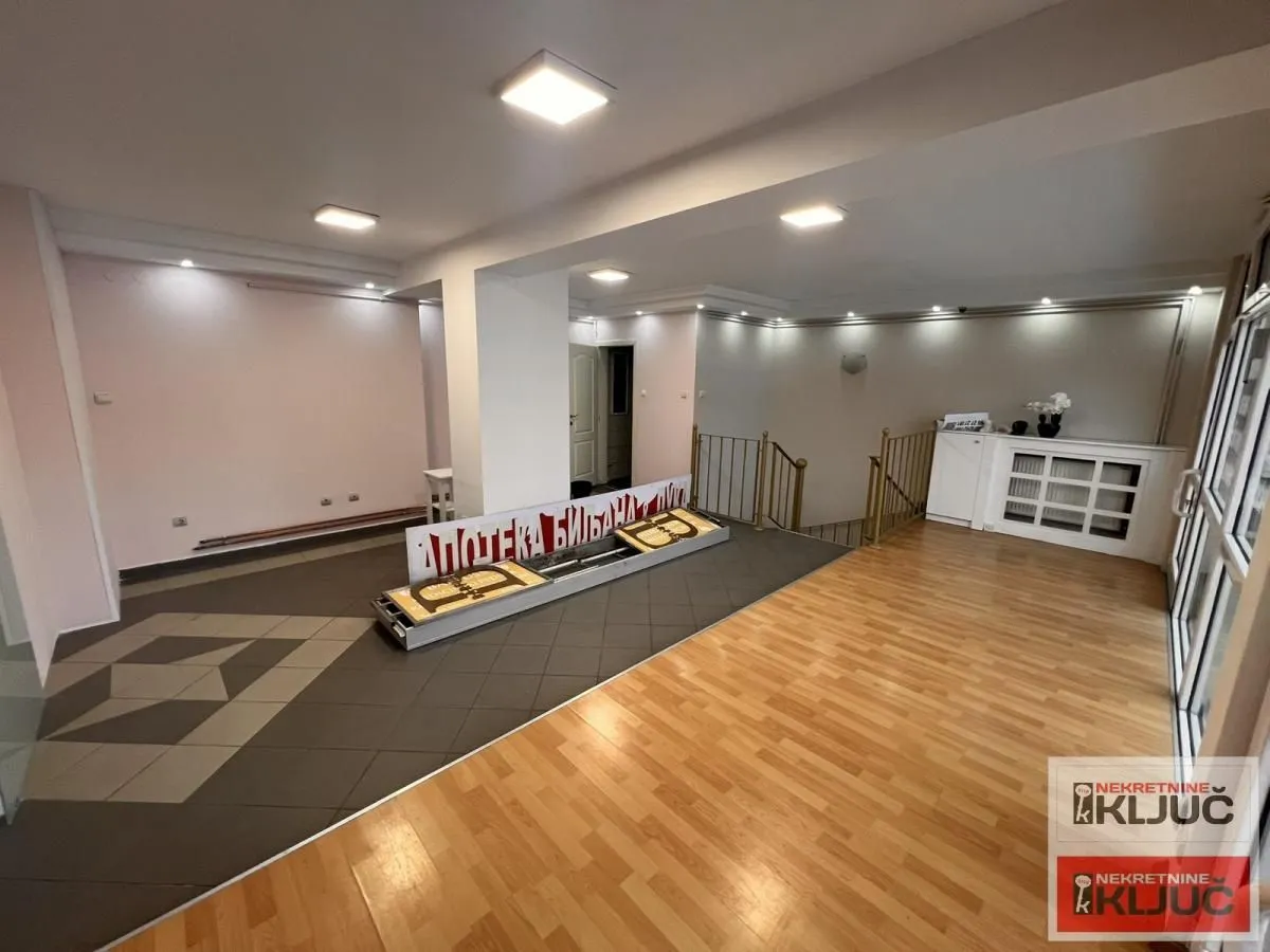 Rent, office space, 130m², Grbavica, Novi Sad Sve Podlokacije