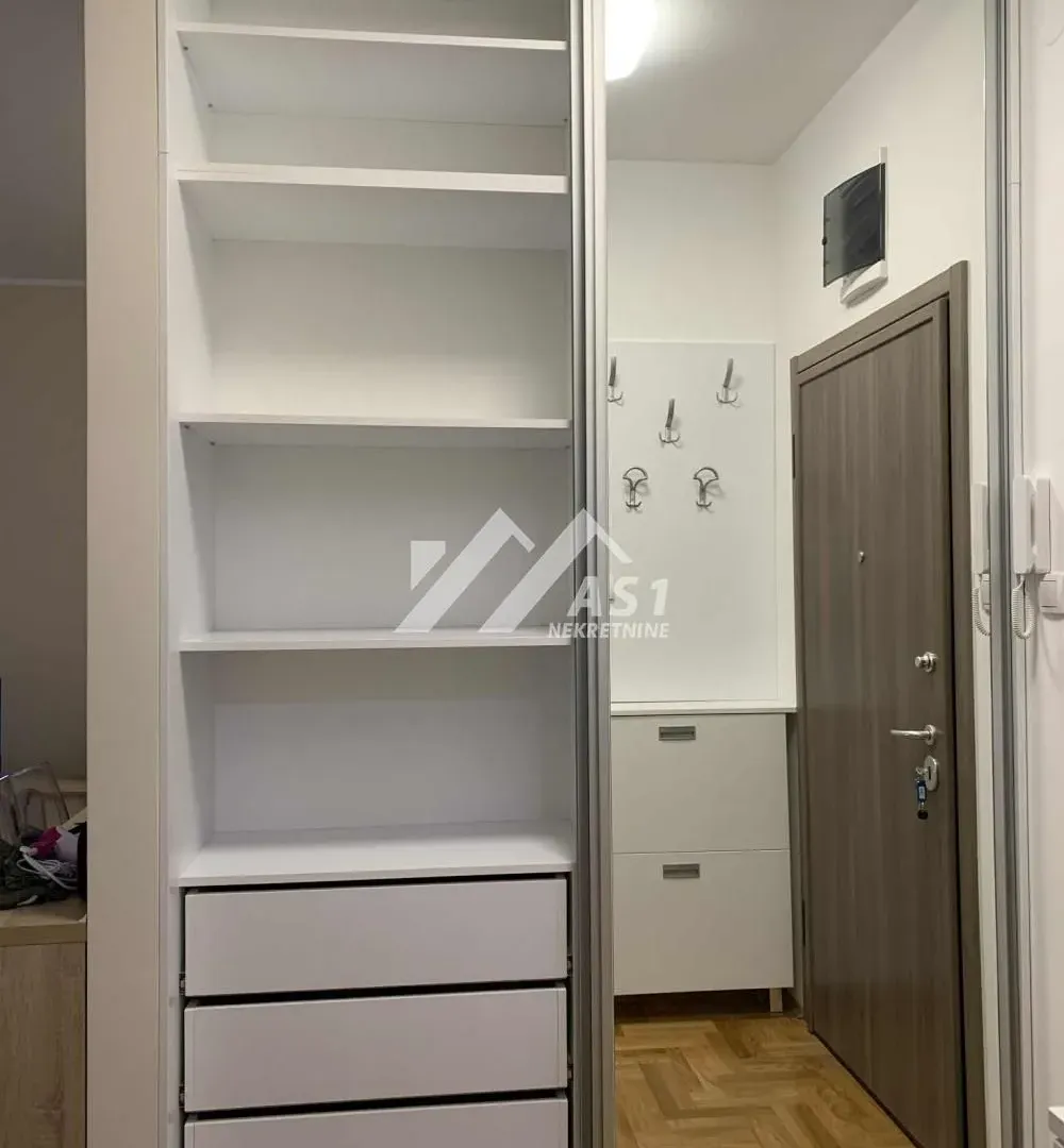Izdavanje, stan, 33m², Spens, Novi Sad Sve Podlokacije