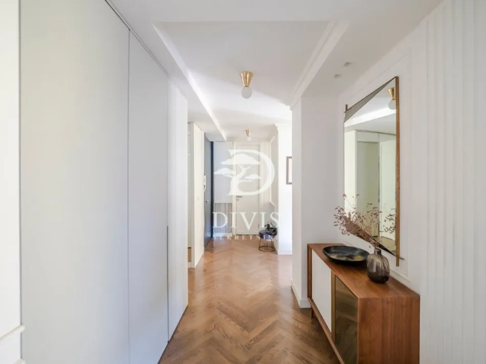 Sale, four bedroom apartment, 103m², Kalenić Pijaca, Vračar Sve Podlokacije