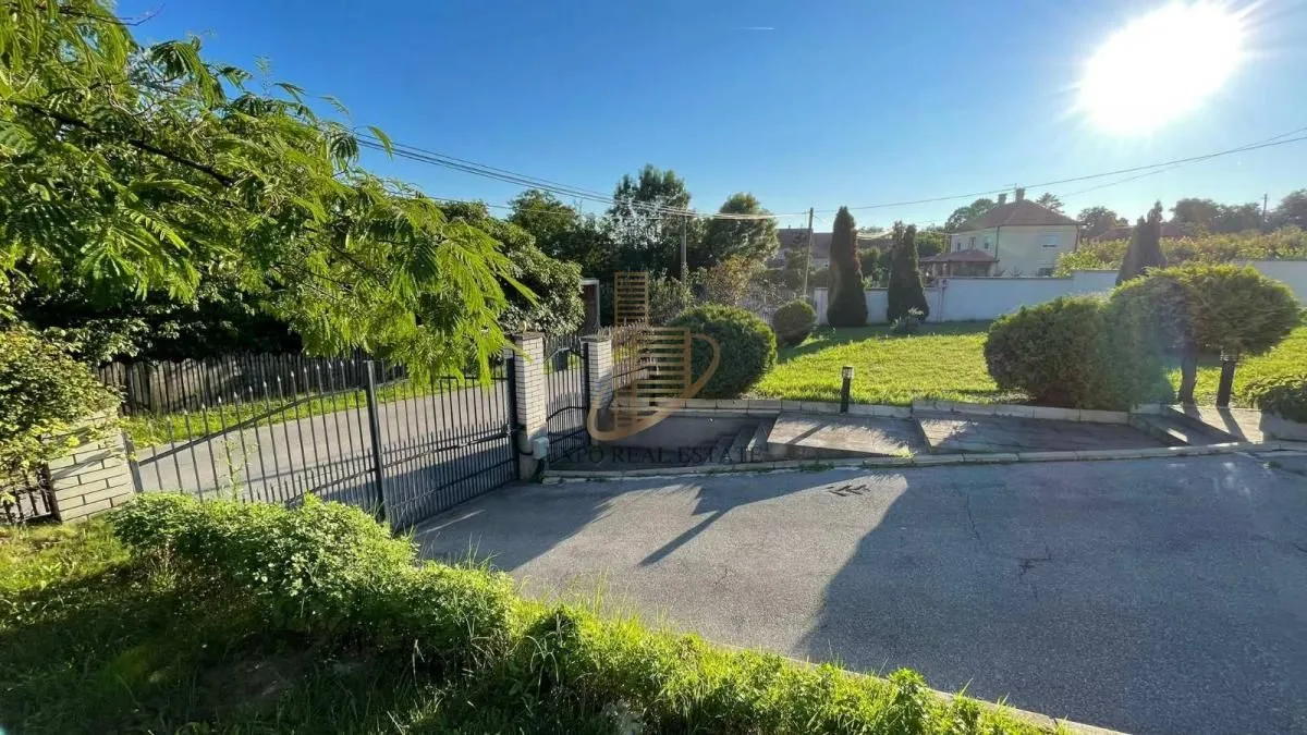 Sale, house, 355m², Djurinci, Sopot