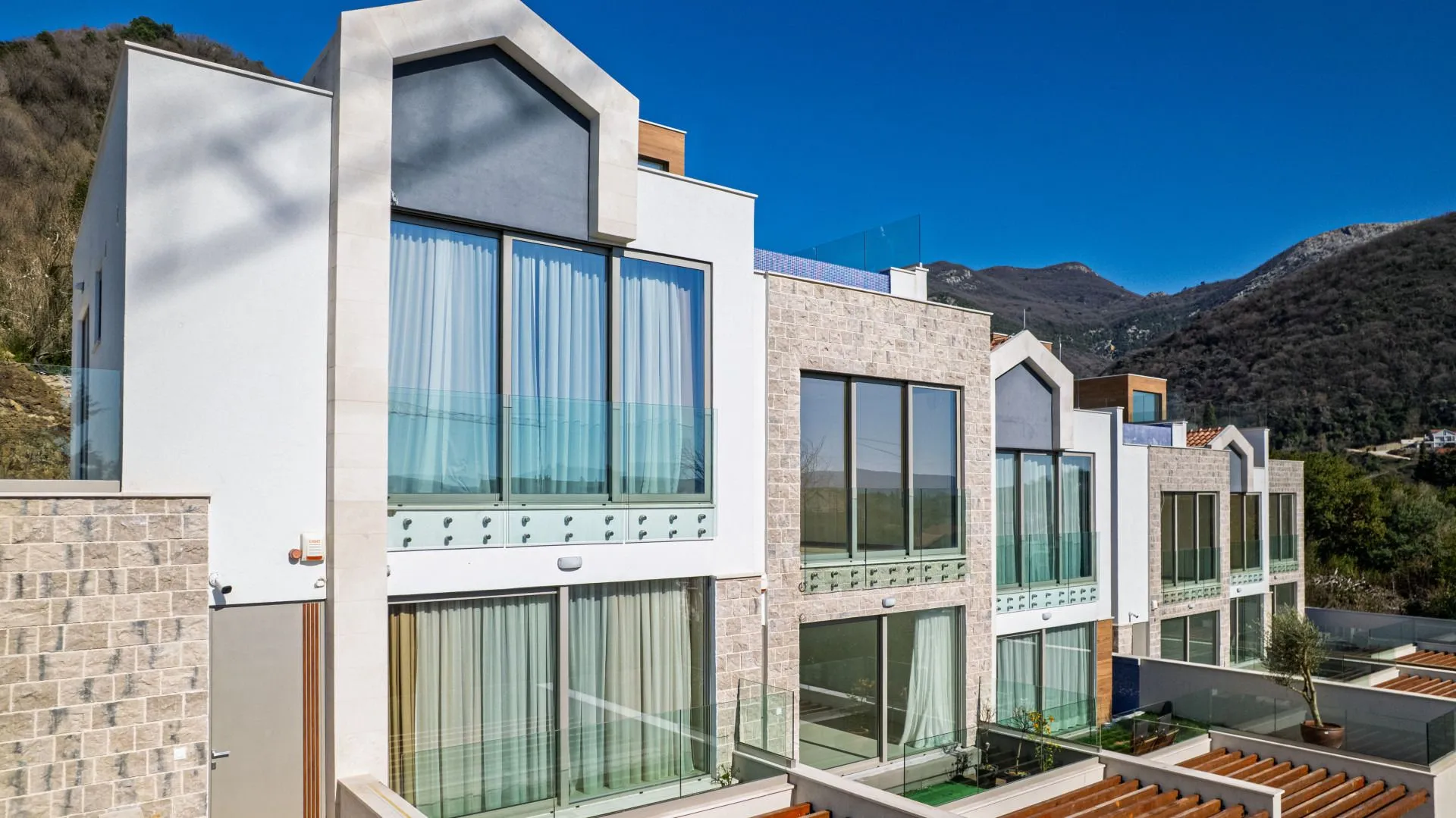 Prodaja, kuća, 286m², Gornja Lastva, Tivat