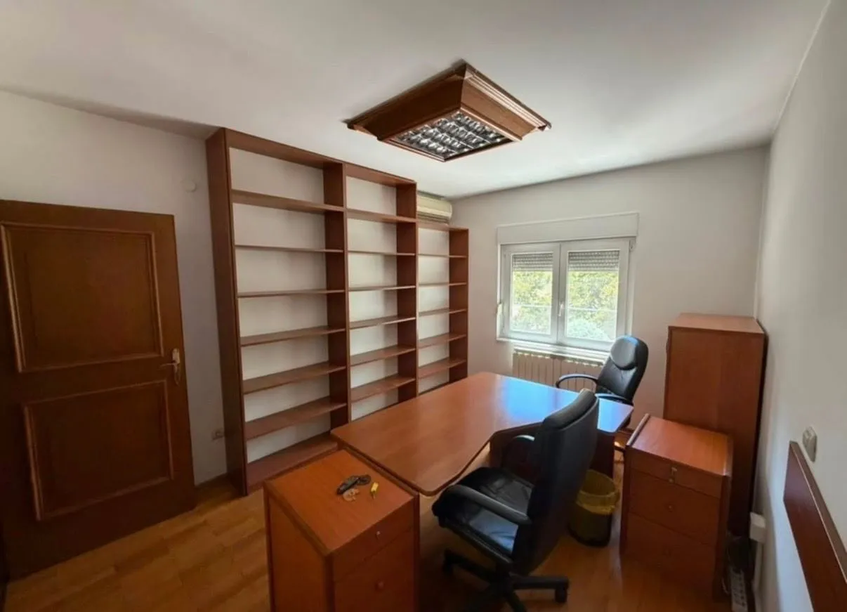 Rent, office space, 150m², Ljubović, Podgorica