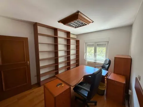 Poslovni prostor in Ljubović