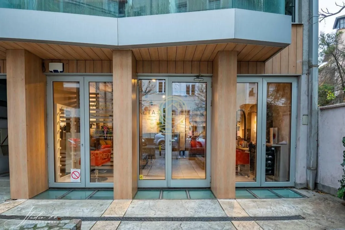 Sale, office space, 140m², Čubura, Beograd