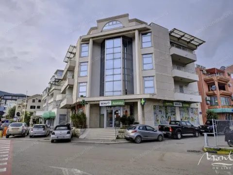 Sale, two bedroom apartment, 80m², Maine, Budva - image 23