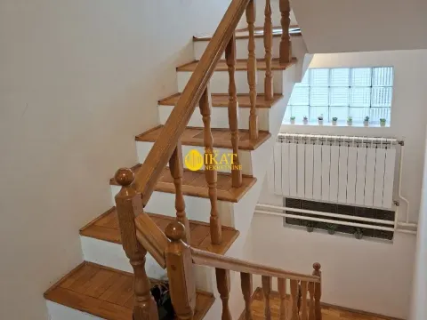 Kuća in Mali Mokri Lug