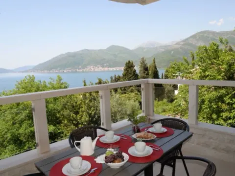 Sale, two bedroom apartment, 110m², Donja Lastva, Tivat - image 2