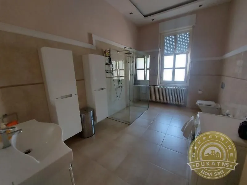 Prodaja, kuća, 187m², Sremska Kamenica, Petrovaradin