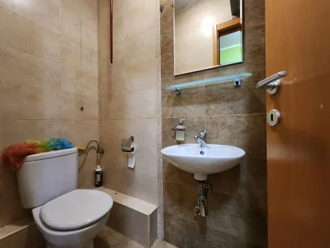 Sale, two bedroom apartment, 63m², Stari Aerodrom, Podgorica - image 9