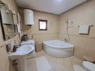 Izdavanje, četvorosoban stan, 160m², Stari Aerodrom, Podgorica - image 13