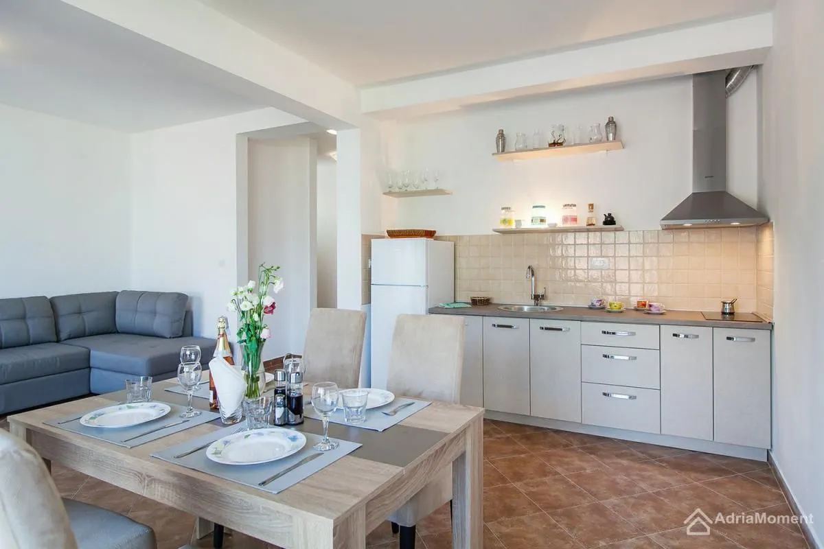 Prodaja, jednosoban stan, 62m², Kamenari, Herceg Novi
