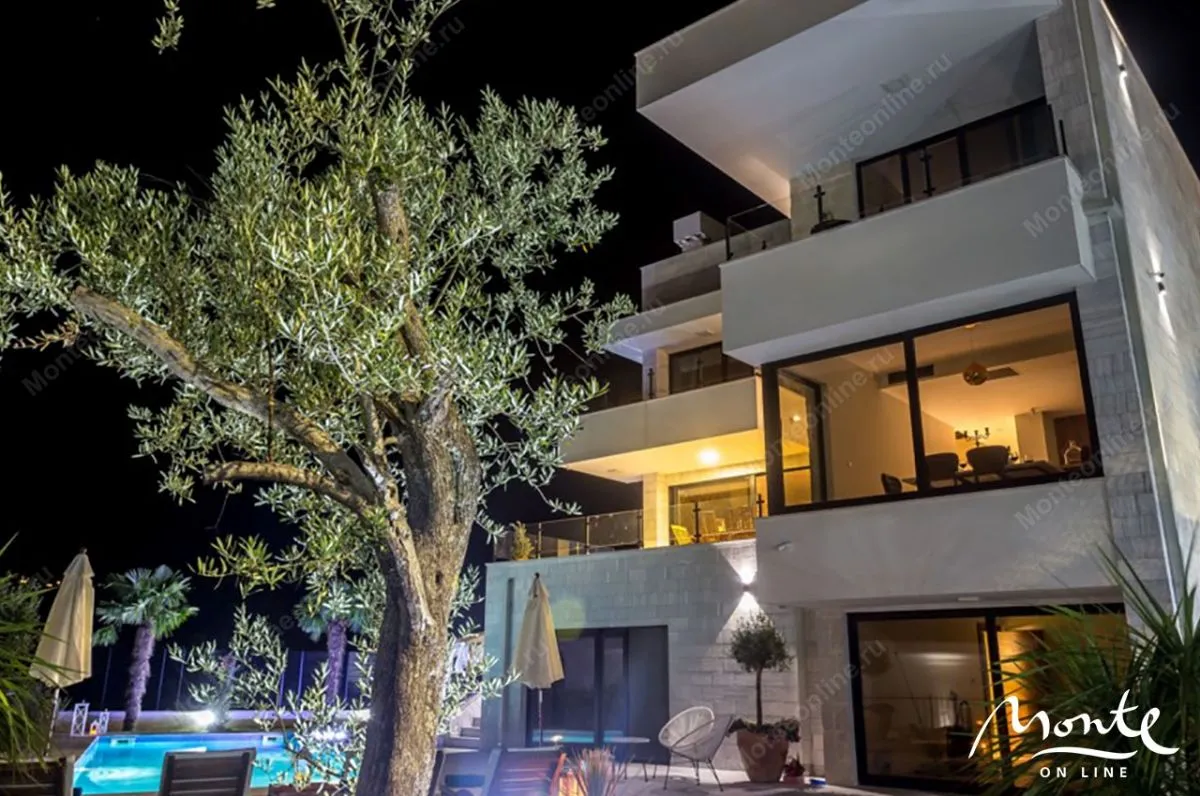 Prodaja, kuća, 350m², Herceg Novi, Crna Gora