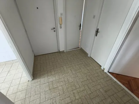 Rent, three bedroom apartment, 95m², Gintaš, Podgorica - image 13