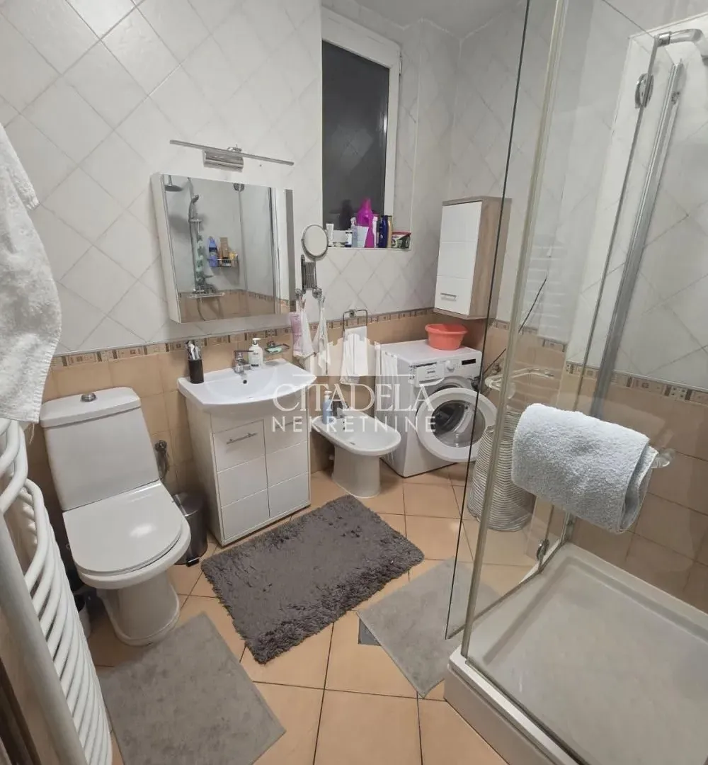 Rent, four bedroom apartment, 131m², Stari Grad, Beograd