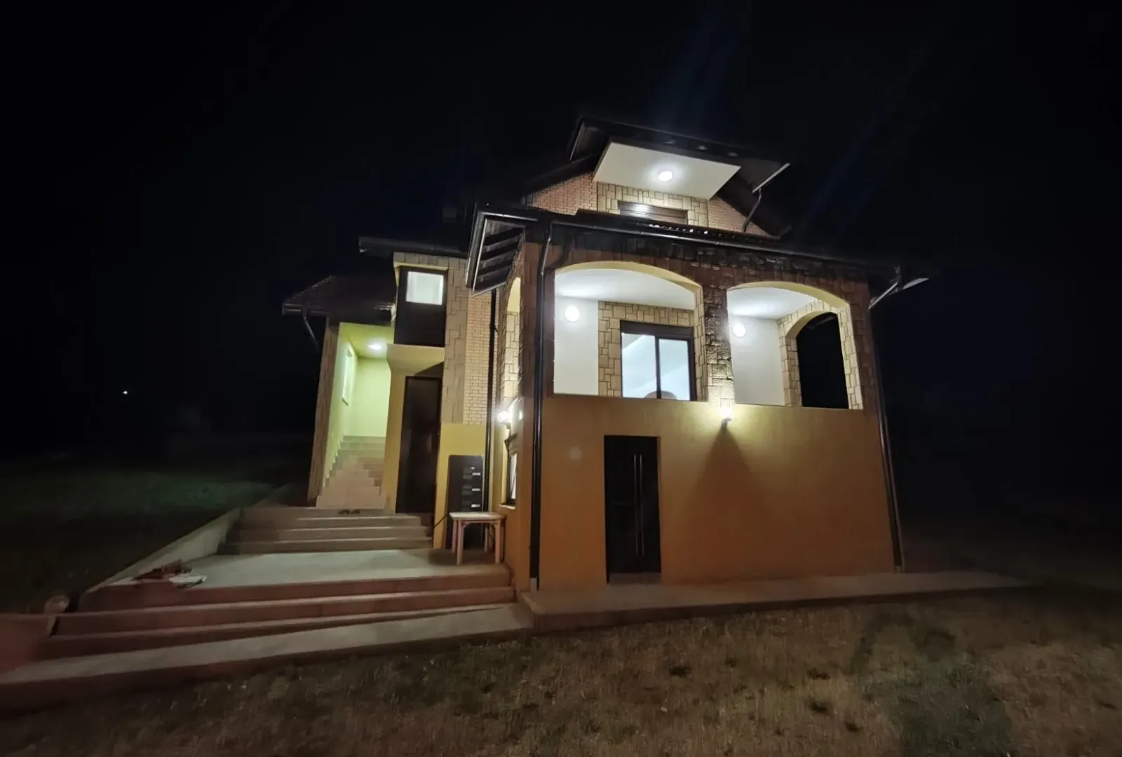 Prodaja, kuća, 292m², Tršić, Loznica