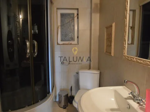 Prodaja, kuća, 298m², Tološi, Podgorica - image 10