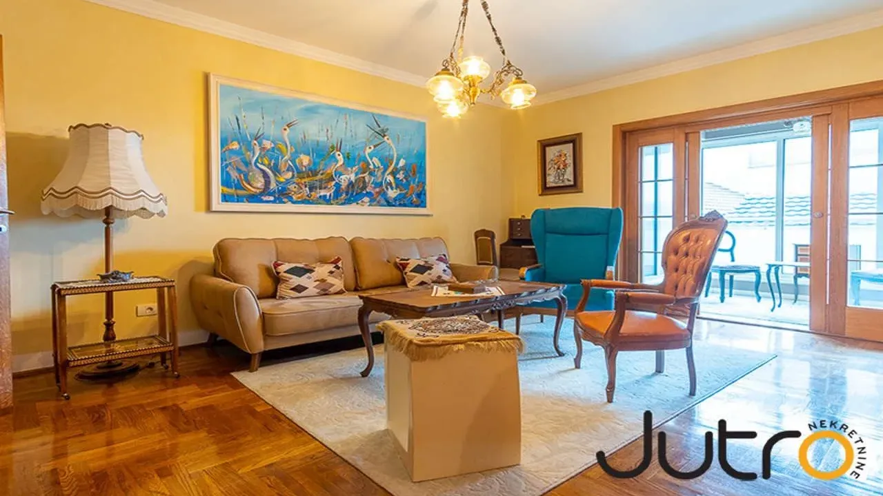 Izdavanje, dvosoban stan, 90m², Podgorica, Crna Gora