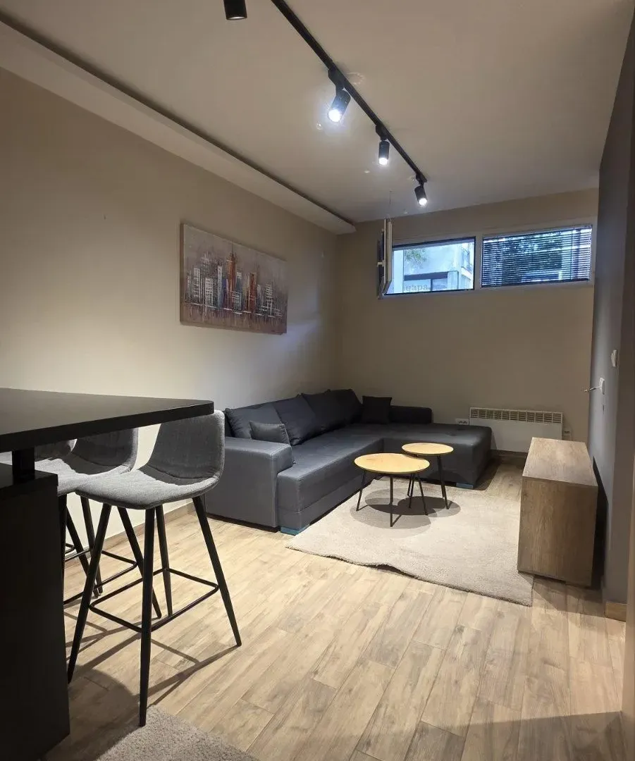 Prodaja, dvosoban stan, 38m², Đeram Pijaca, Beograd