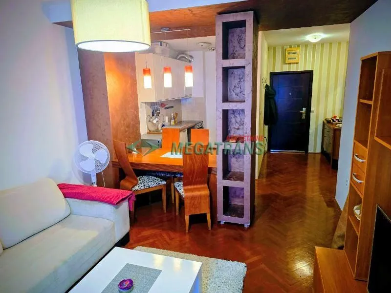 Izdavanje, trosoban stan, 80m², Adamovićevo Naselje, Novi Sad Sve Podlokacije