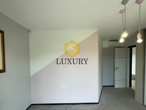 Izdavanje, kuća, 300m², City Kvart, Podgorica - image 5