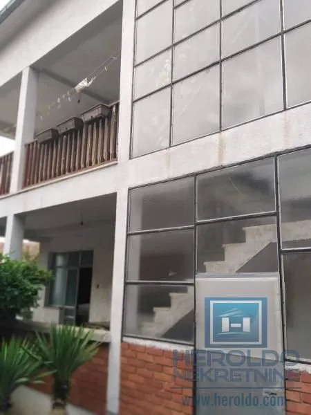 Prodaja, kuća, 330m², Pivara, Kragujevac