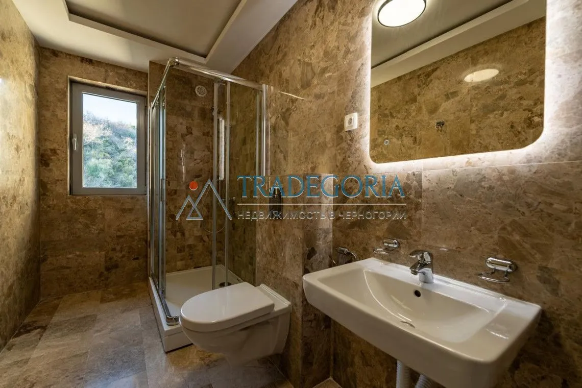 Prodaja, trosoban stan, 160m², Pržno, Budva